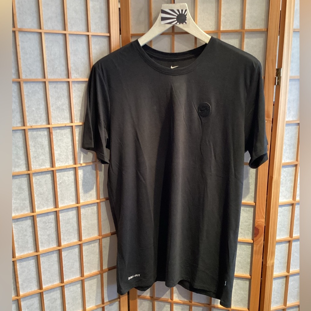 NWOT Nike SB The Nike Tee Dri-FIT Logo T-Shirt Men's Size Large